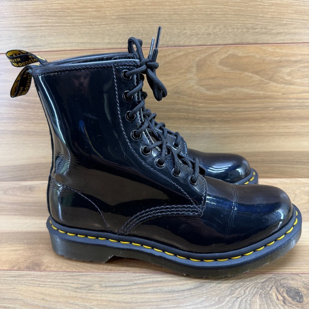 Dr Martens Combat Boots Womens 8 Black Patent Leather Lace Up EU 39‎